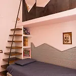Luna Rossa, Apartment