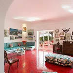 Luna Rossa, Apartment