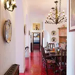 Luna Rossa, Apartment
