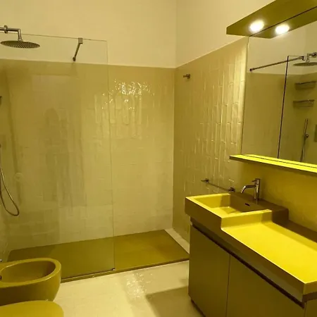 Luna Rosa, 卡普里