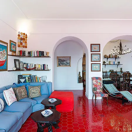 Luna Rossa, Apartmán