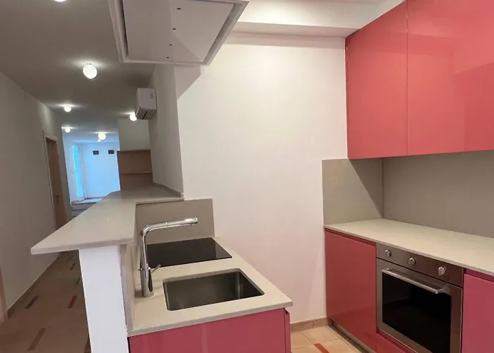 Luna Rosa, * Капри