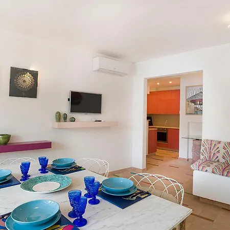 Luna Rossa, Apartment Capri